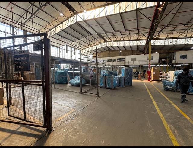 19,360M² WAREHOUSE FOR SALE IN STORMILL